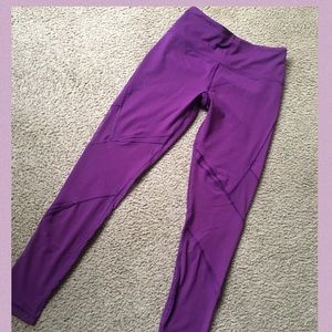 VICTORIA'S SECRET WORKOUT TIGHTS. SIZE SMALL